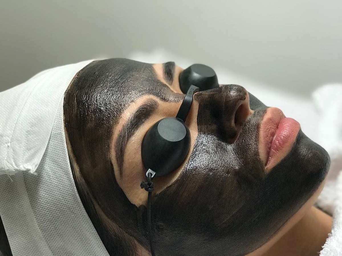 Black Peel Treatment